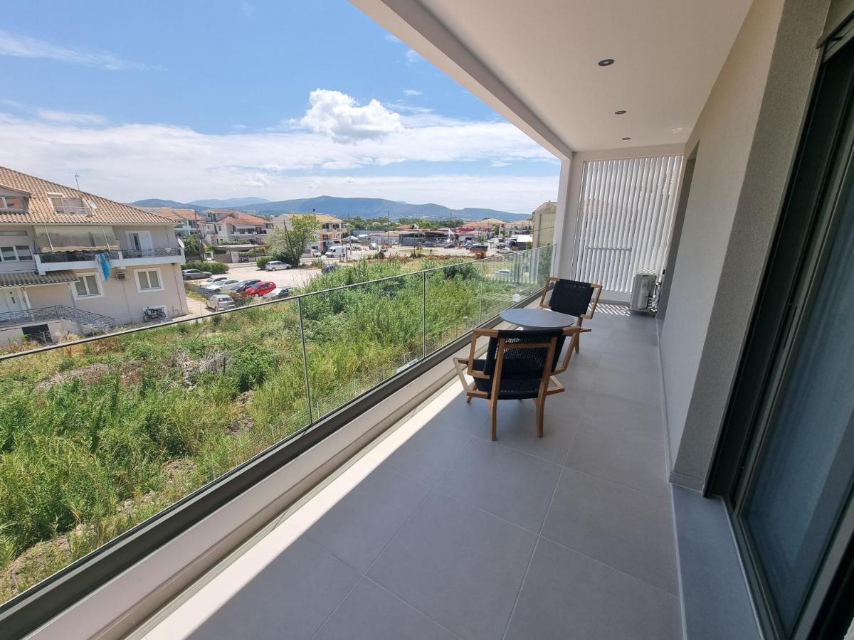 Achillion Suites Lefkada City ภายนอก รูปภาพ