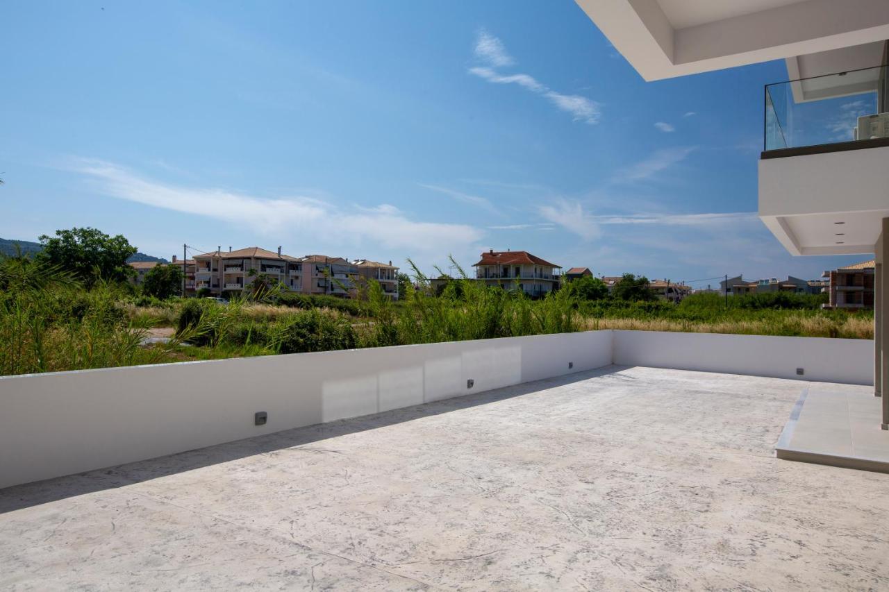 Achillion Suites Lefkada City ภายนอก รูปภาพ