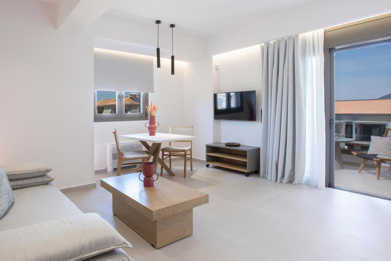 Achillion Suites Lefkada City ภายนอก รูปภาพ